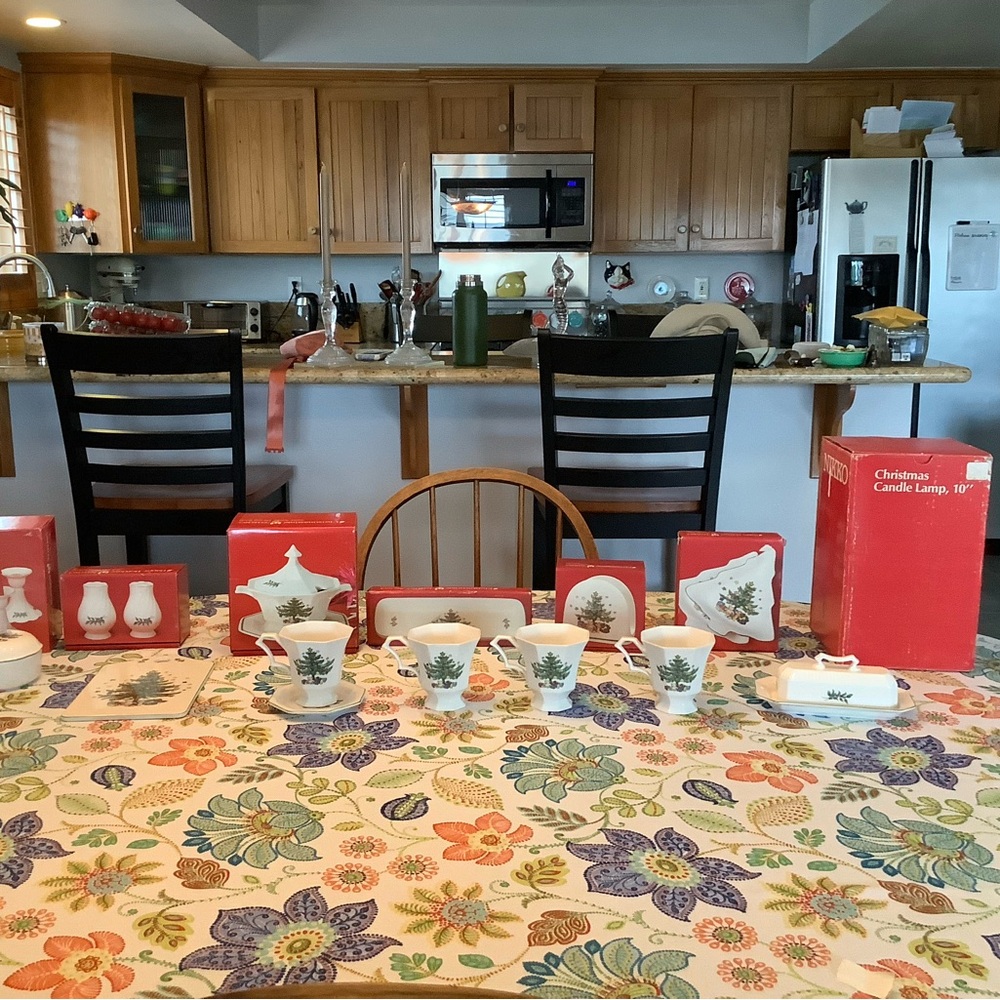 Lot of Nikko Christmas pieces. 16 pieces in all many still in original boxes